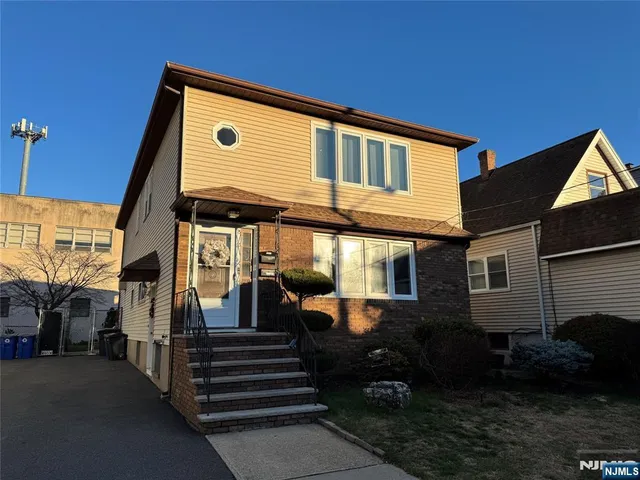 $2,350 | 101 Halstead Avenue, Wallington, NJ 07057