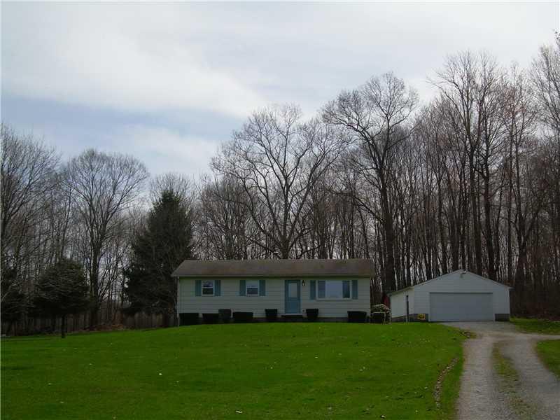 136 Lakewood Road New Castle, PA 16101 - Photo 1 of 5 Exterior Front.