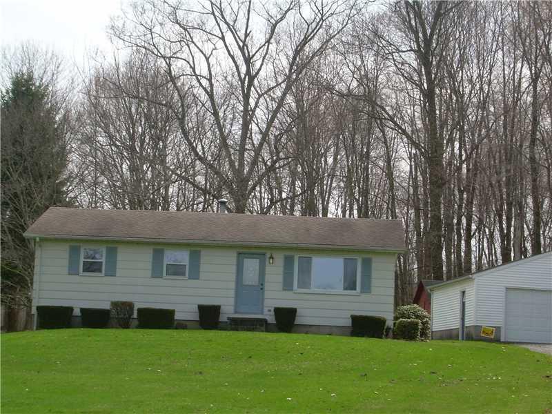 136 Lakewood Road New Castle, PA 16101 - Photo 2 of 5 Exterior Front.