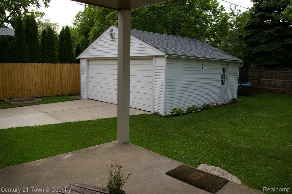 2628 West Webster Road Royal Oak, MI 48073 - Photo 22 of 25 DETACHED GARAGE.