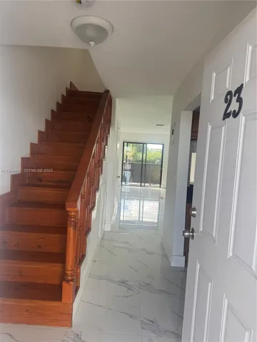 $2,400 | 1551 West 7th Court, Unit 23, Hialeah, FL 33010