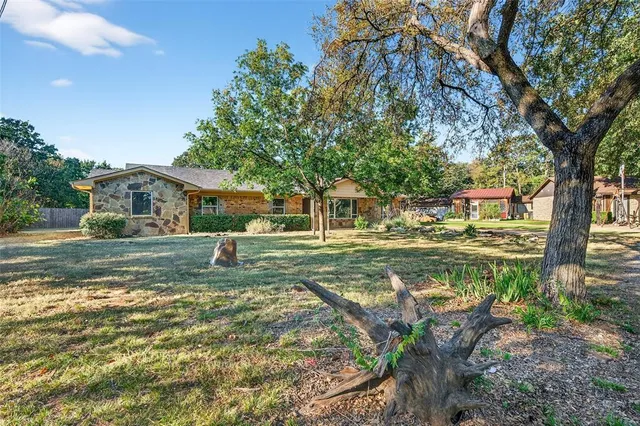 $450,000 | 594 Lukehaven Drive, Pottsboro, TX 75076