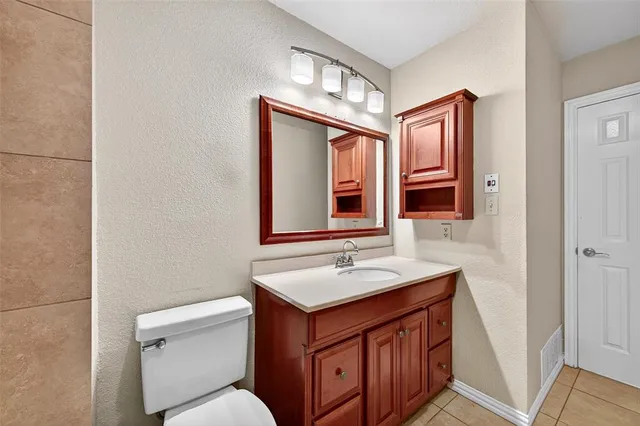 $450,000 | 594 Lukehaven Drive, Pottsboro, TX 75076