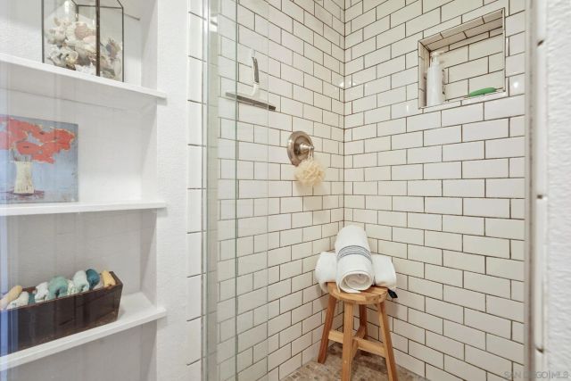 $1,888,990 | 3275 Maezel Lane, Carlsbad, CA 92008