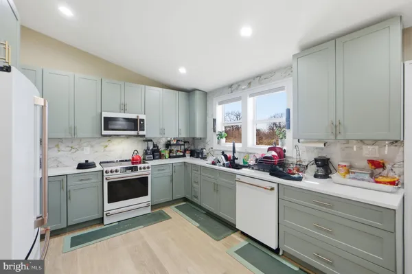 $1,200 | 6314 Barrs Lane, Lanham, MD 20706