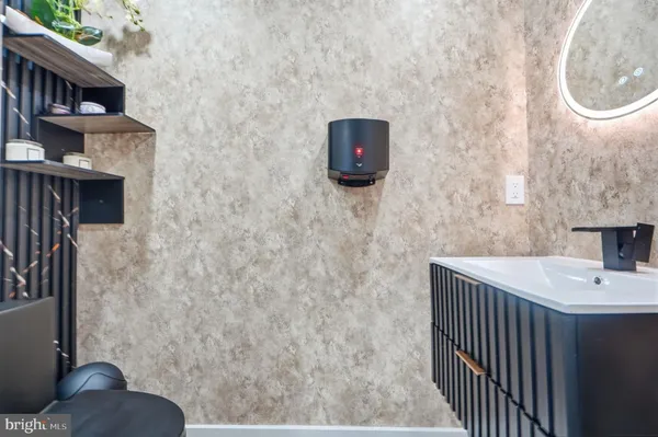 $1,200 | 6314 Barrs Lane, Lanham, MD 20706