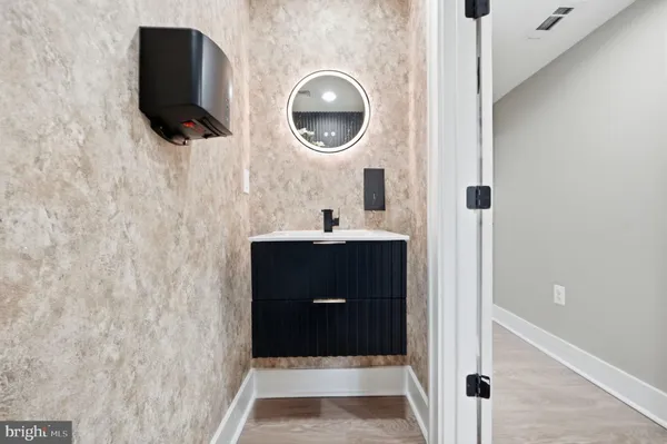 $1,200 | 6314 Barrs Lane, Lanham, MD 20706