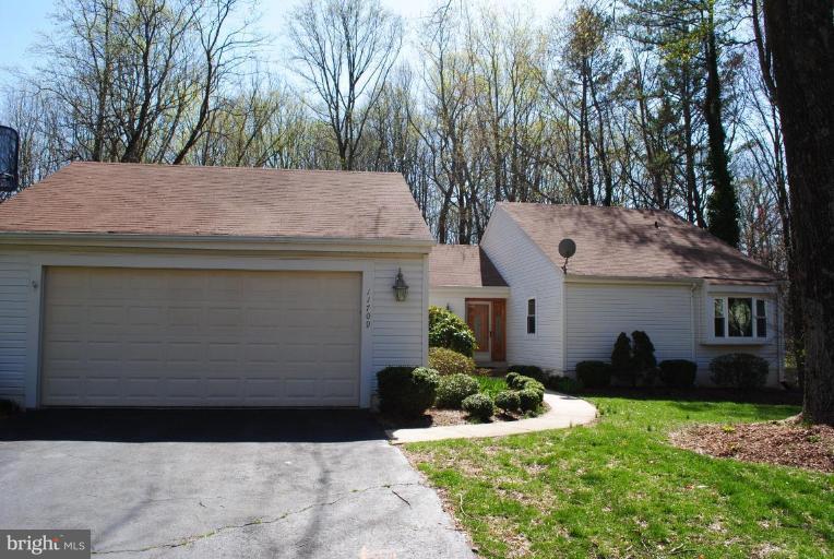 11709 Riders Lane Reston, VA 20191 - Photo 1 of 24 Exterior (Main)
