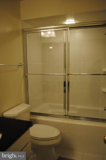 11709 Riders Lane Reston, VA 20191 - Photo 7 of 24 Granite and Ceramic Tile