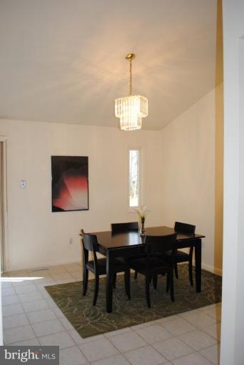 11709 Riders Lane Reston, VA 20191 - Photo 9 of 24 Huge Eat-in Kitchen Area