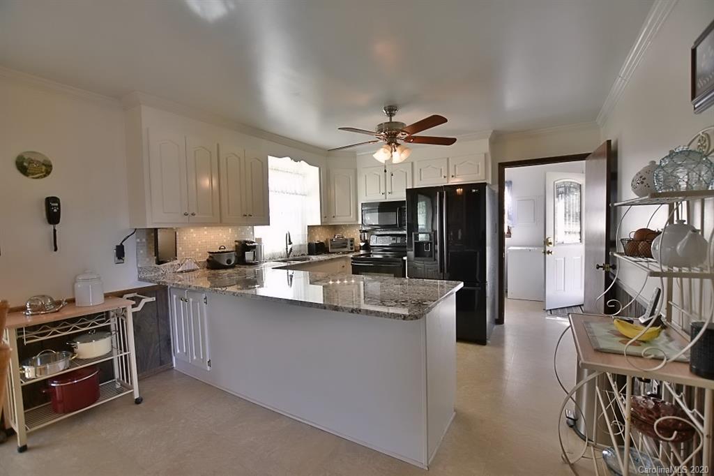 155 West Springdale Road Rock Hill, SC 29730 - Photo 8 of 37 Gallery Image 8