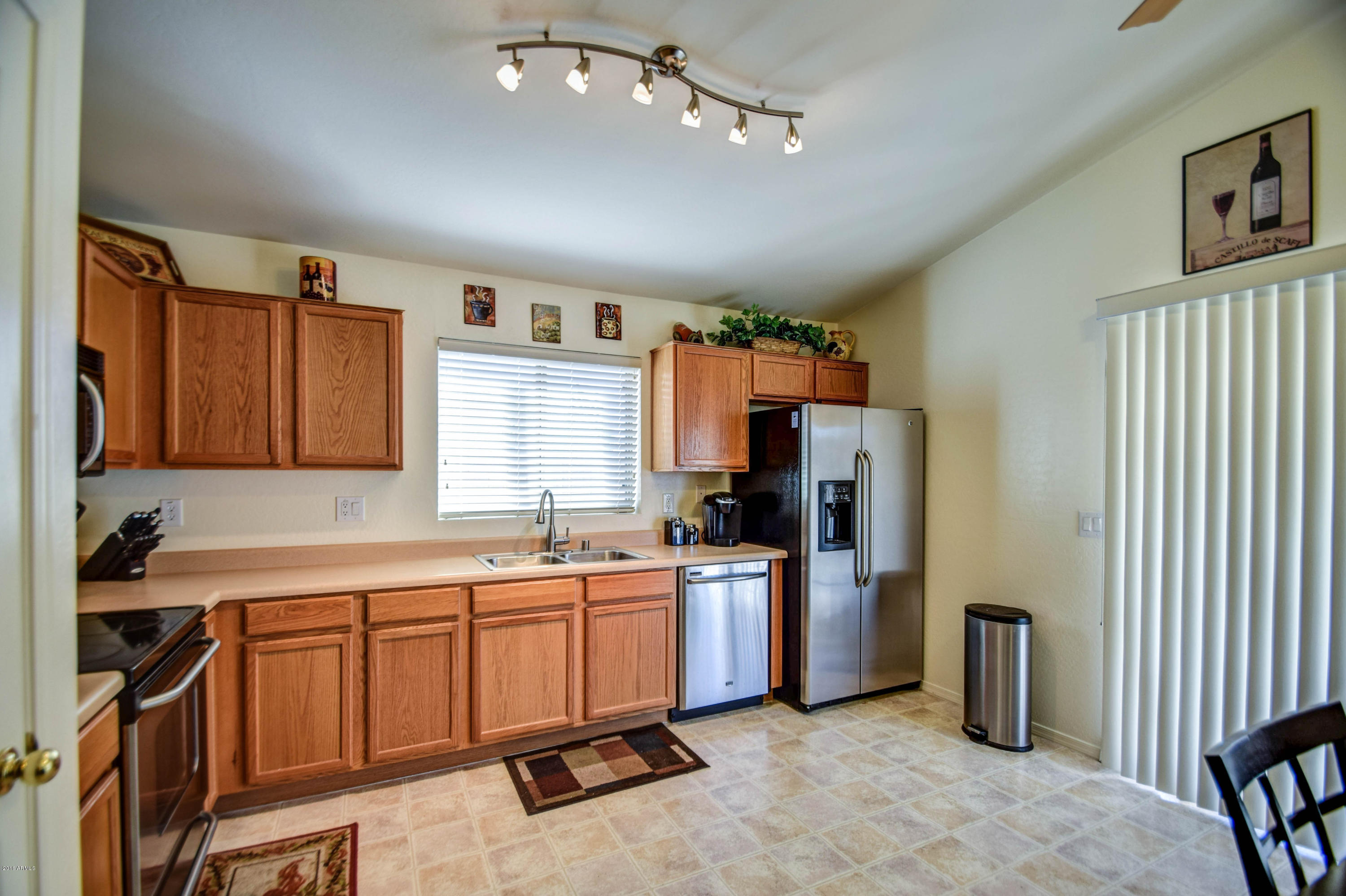 6537 East Refuge Road Florence, AZ 85132 - Photo 9 of 29 Kitchen