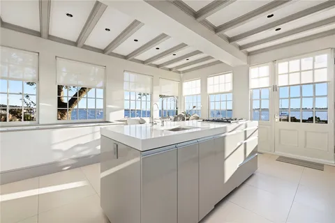 $2,500,000 | 221 Hope Street, Unit 2, Bristol, RI 02809