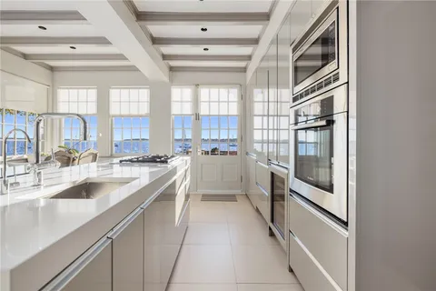$2,500,000 | 221 Hope Street, Unit 2, Bristol, RI 02809