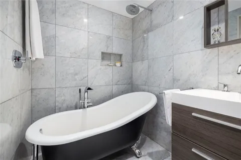 $2,500,000 | 221 Hope Street, Unit 2, Bristol, RI 02809