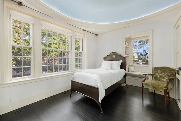 $2,500,000 | 221 Hope Street, Unit 2, Bristol, RI 02809