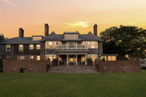 $2,500,000 | 221 Hope Street, Unit 2, Bristol, RI 02809