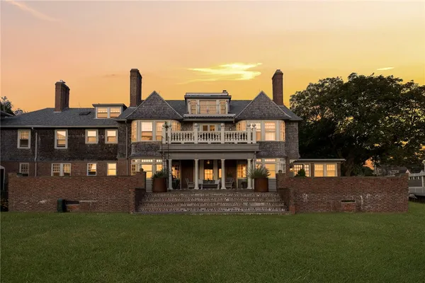 $2,500,000 | 221 Hope Street, Unit 2, Bristol, RI 02809
