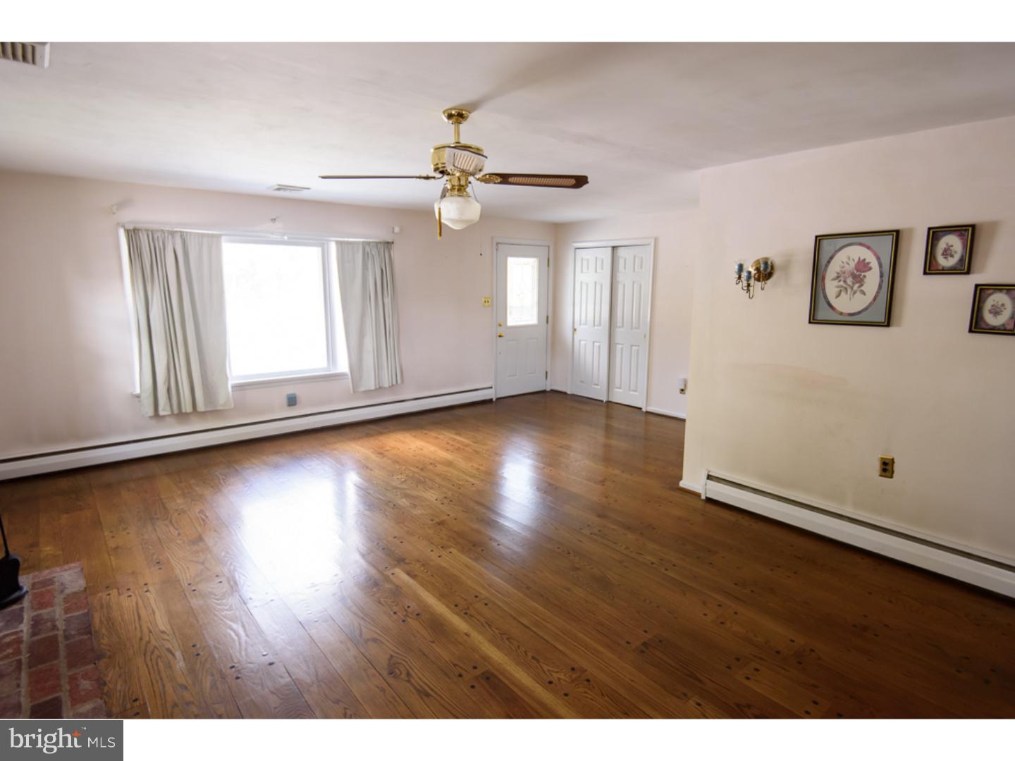 121 New Galena Road Chalfont, PA 18914 - Photo 3 of 23 Living Room