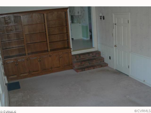 2800 Rothland Drive Richmond, VA 23294 - Photo 5 of 10 Exterior Front - Family Room