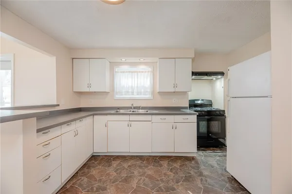 $1,775 | 133 River Meadow Drive, Henrietta, NY 14623