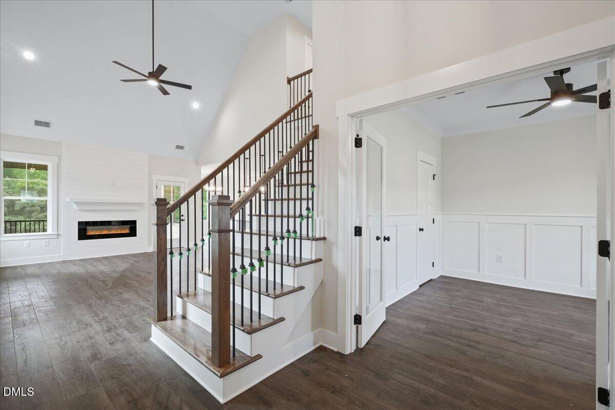 14-7401 Hill Rd-14