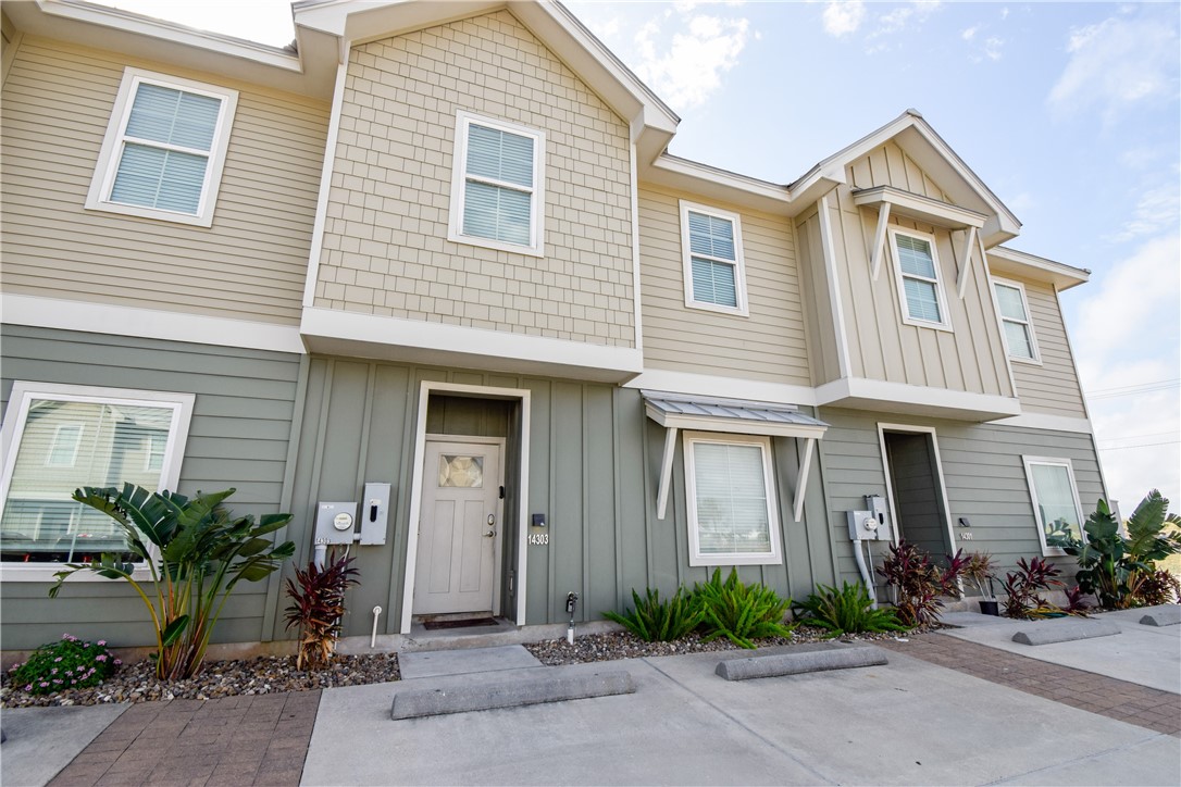 14303 Ridley Way Corpus Christi, TX 78418 - Photo 4 of 39