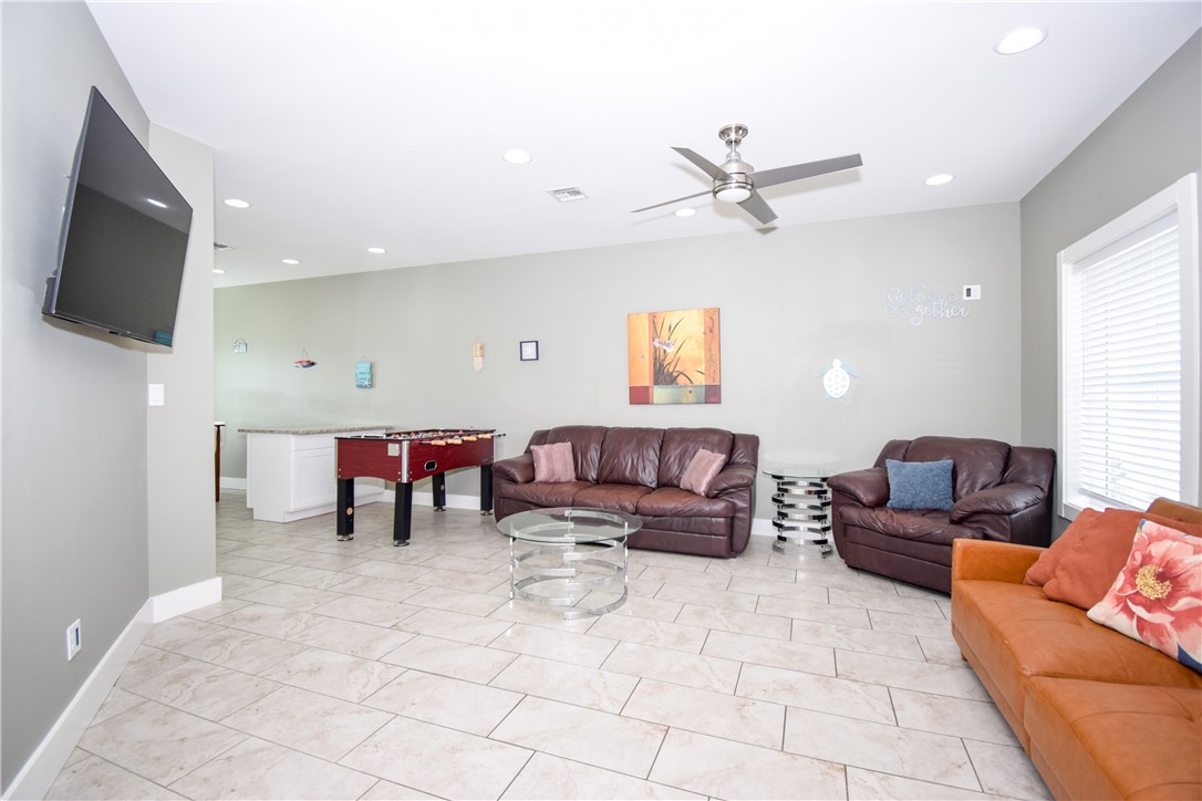 14303 Ridley Way Corpus Christi, TX 78418 - Photo 7 of 39