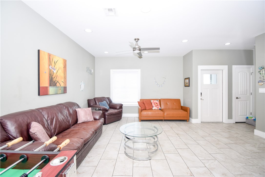 14303 Ridley Way Corpus Christi, TX 78418 - Photo 10 of 39