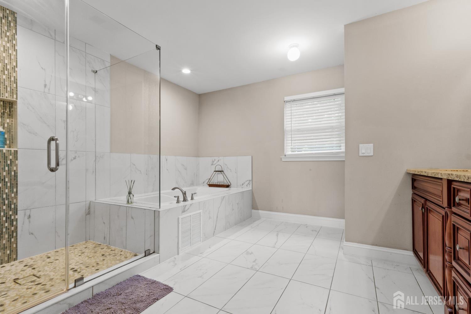 628 New Dover Road Colonia, NJ 07067 - Photo 15 of 24