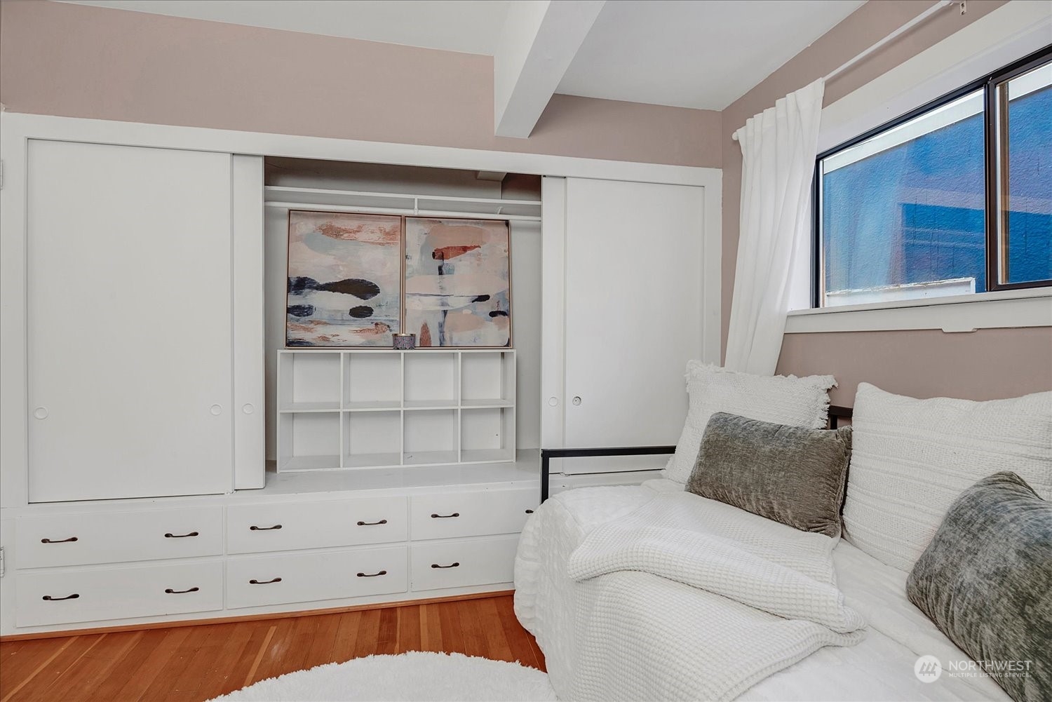 343 North 81st Street Seattle, WA 98103 - Photo 22 of 38 a living room with furniture