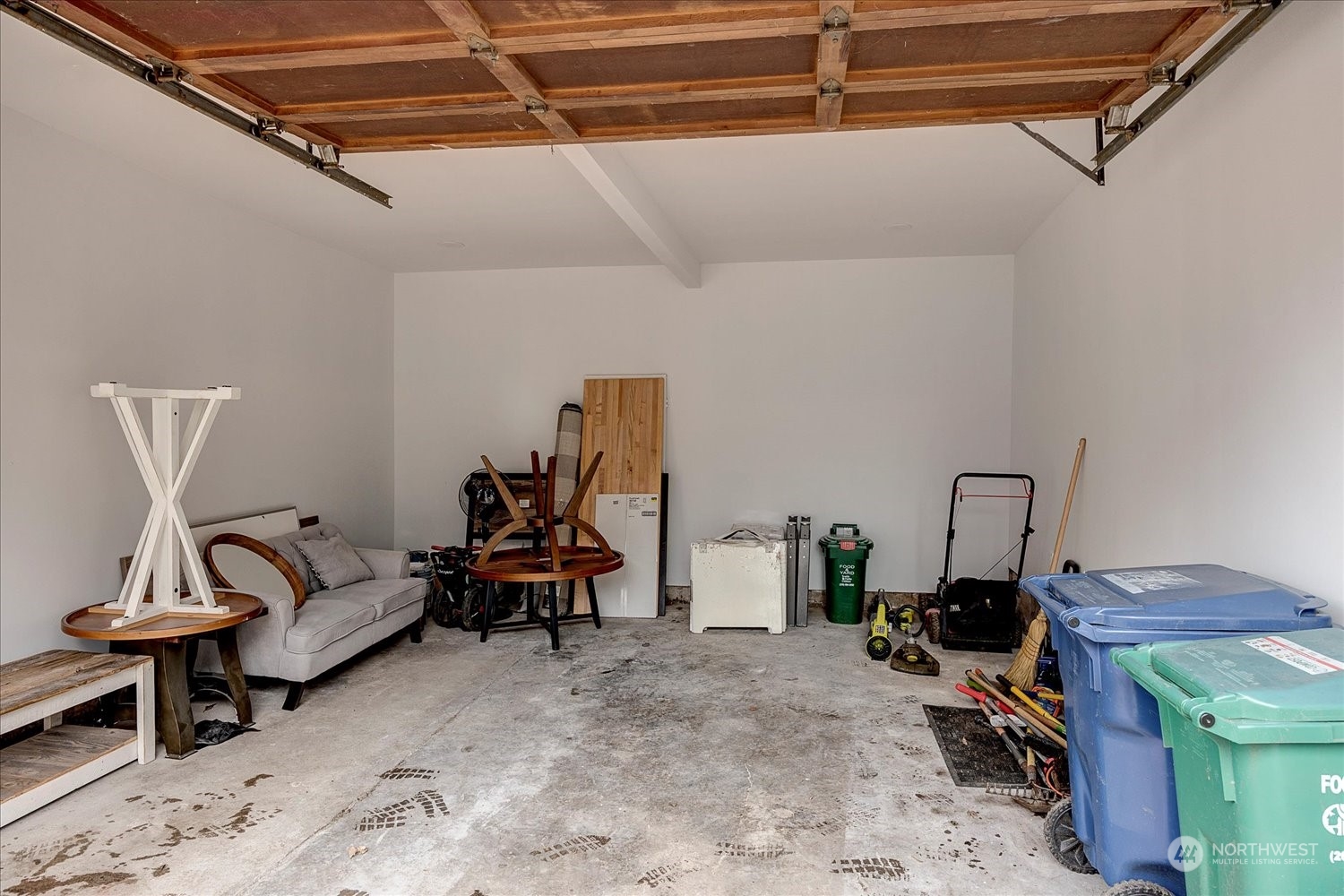 343 North 81st Street Seattle, WA 98103 - Photo 37 of 38 a living room with furniture a air conditioner and a window