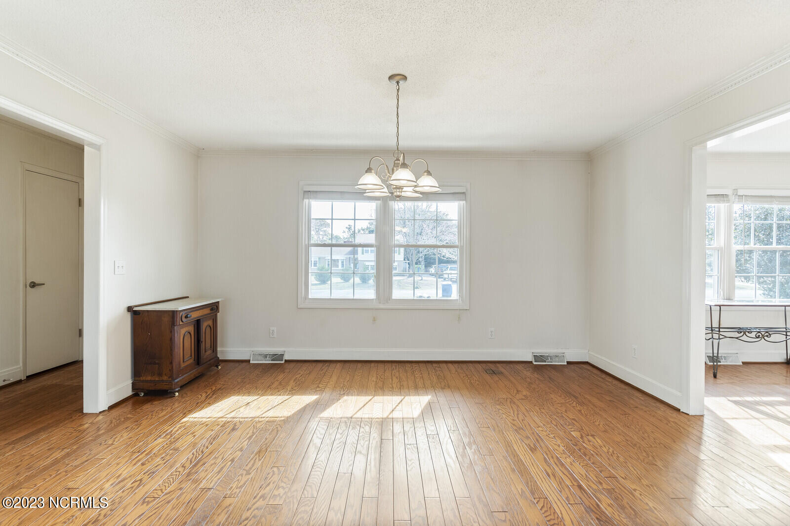 653 Windemere Road Wilmington, NC 28405 - Photo 4 of 51 10_DSC08022_mls