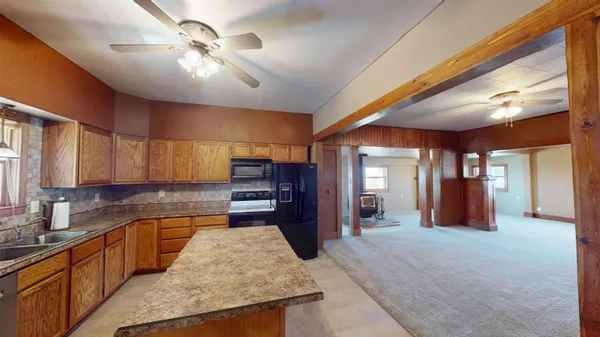 $960,000 | 8498 Cemetery Road, Lingle, WY 82223