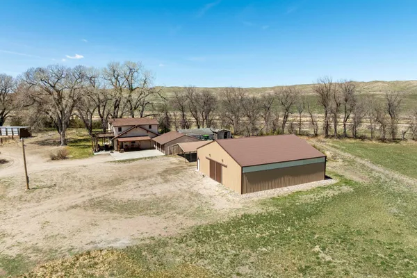 $960,000 | 8498 Cemetery Road, Lingle, WY 82223