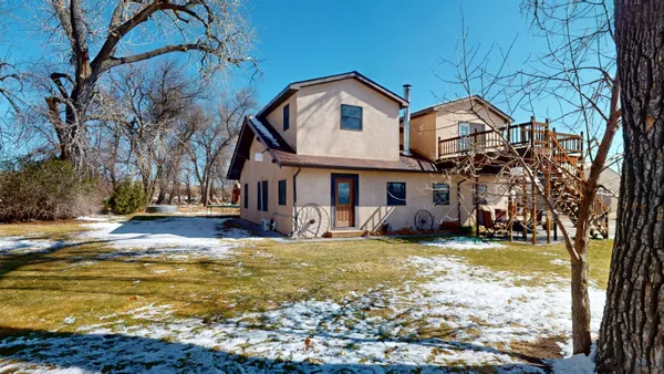 $960,000 | 8498 Cemetery Road, Lingle, WY 82223
