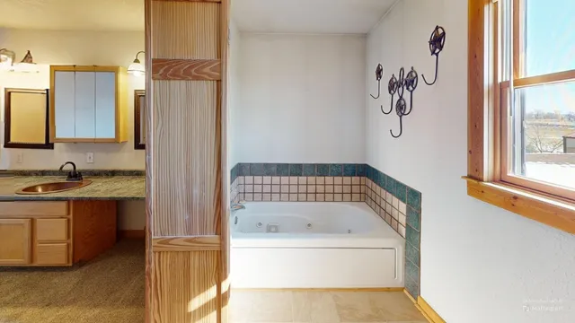 $960,000 | 8498 Cemetery Road, Lingle, WY 82223