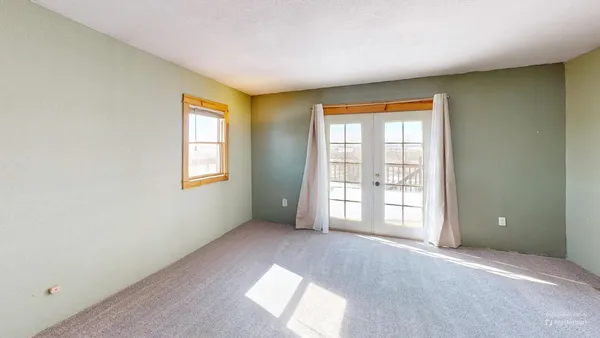 $960,000 | 8498 Cemetery Road, Lingle, WY 82223