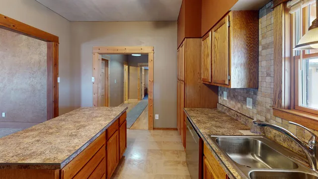 $960,000 | 8498 Cemetery Road, Lingle, WY 82223