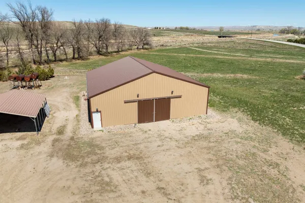 $960,000 | 8498 Cemetery Road, Lingle, WY 82223
