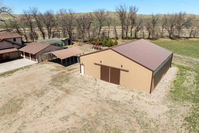 $960,000 | 8498 Cemetery Road, Lingle, WY 82223