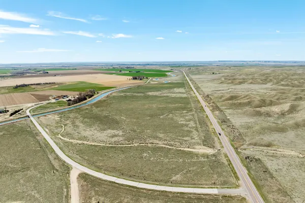 $960,000 | 8498 Cemetery Road, Lingle, WY 82223