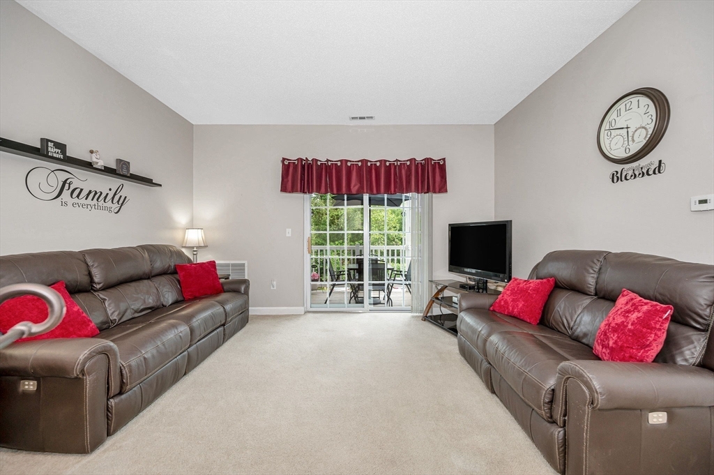 21 Hampshire Road, Unit 215 Methuen, MA 01844 - Photo 14 of 36