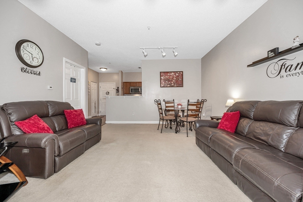 21 Hampshire Road, Unit 215 Methuen, MA 01844 - Photo 16 of 36