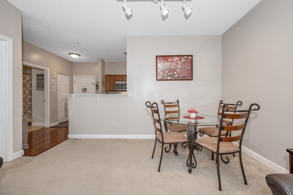 21 Hampshire Road, Unit 215 Methuen, MA 01844 - Photo 18 of 36