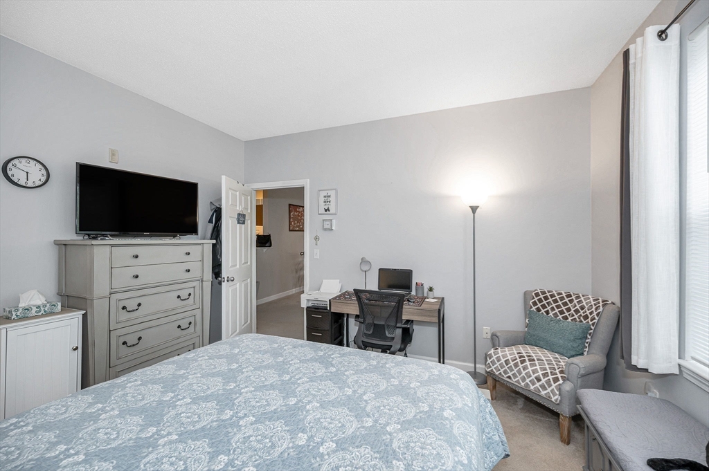 21 Hampshire Road, Unit 215 Methuen, MA 01844 - Photo 22 of 36