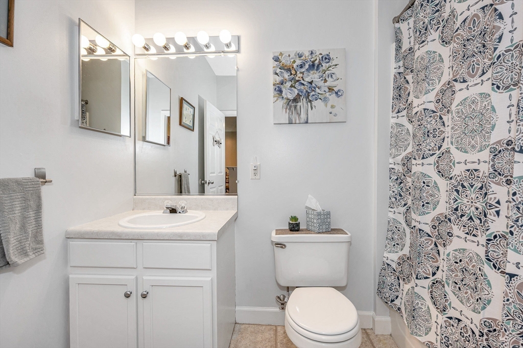 21 Hampshire Road, Unit 215 Methuen, MA 01844 - Photo 23 of 36