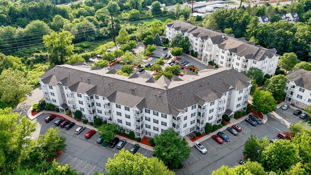 21 Hampshire Road, Unit 215 Methuen, MA 01844 - Photo 5 of 36