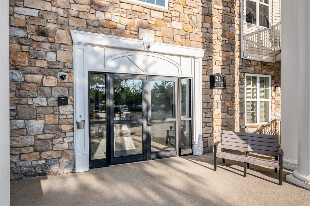 21 Hampshire Road, Unit 215 Methuen, MA 01844 - Photo 7 of 36