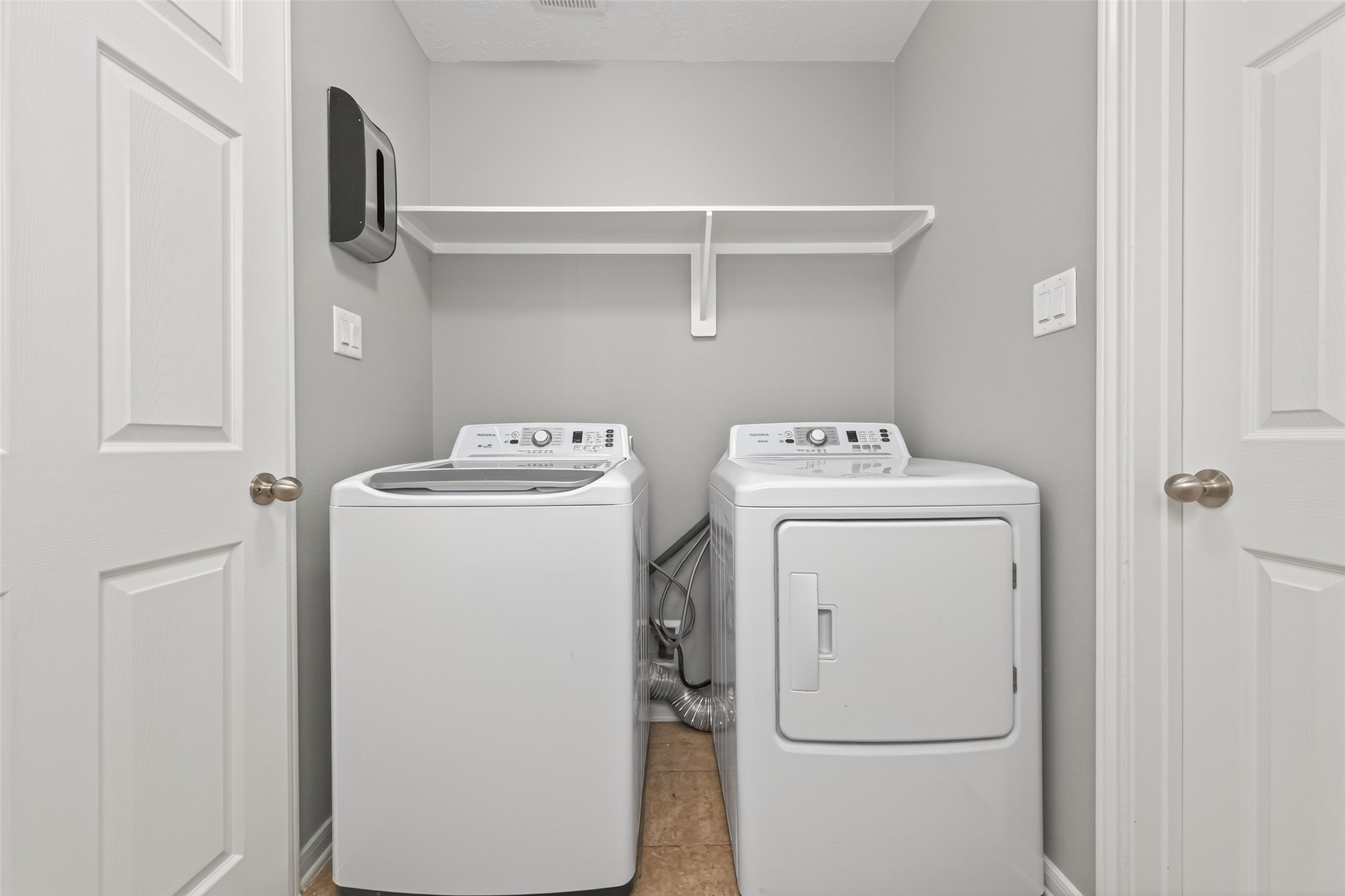 3646 Standing Rock Drive Spring, TX 77386 - Photo 28 of 30 a utility room with dryer and washer